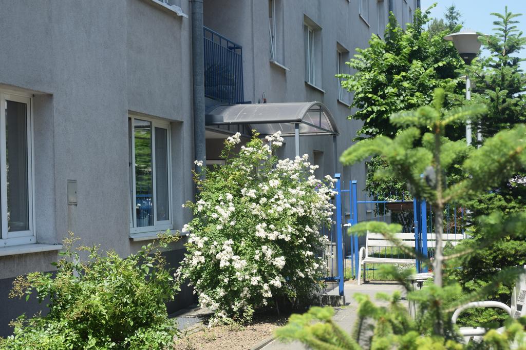 Dom Studencki Atol Hostel Krasków Exterior foto